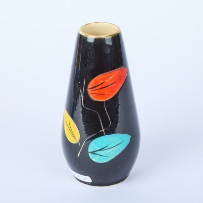 A Retro Leaf Print Vase