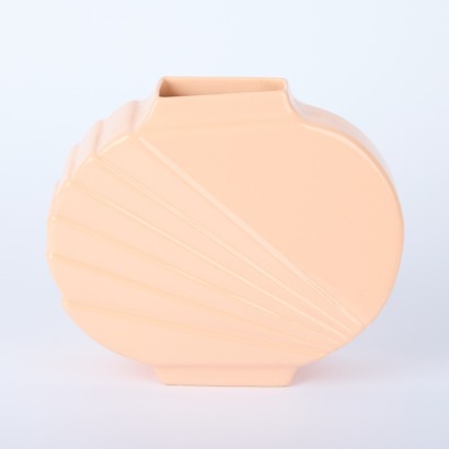 A Pink Shell Form Vase