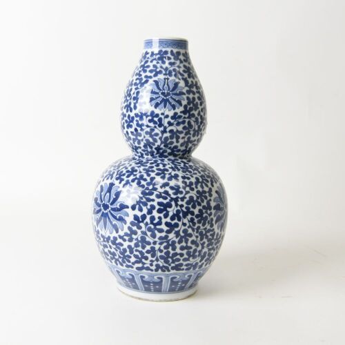 A Chinese Blue and White Gourd Vase (Qianlong Year Mark)