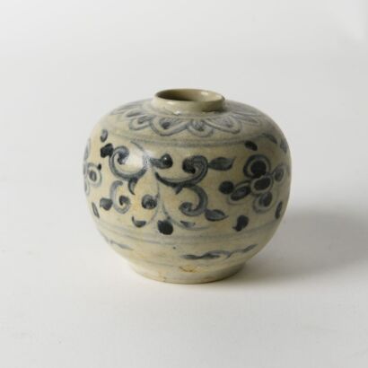 A Vietnamese Kiln Blue and White Small Jar