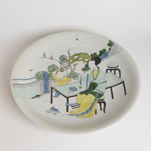 A Chinese Export Porcelain Vert Imari 'Lady and Child' Charger