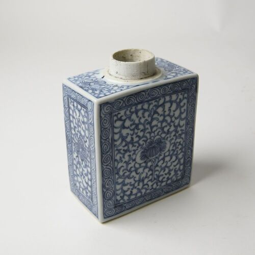 A Chinese Blue and White Tea Container