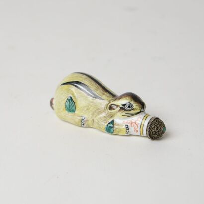 A Chinese Famille-rose Squirrel-shaped Porcelain Snuff Bottle
