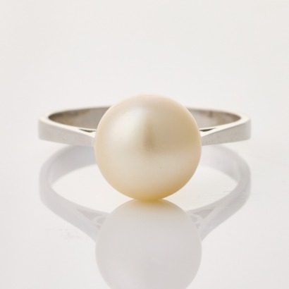 18ct White Gold, Modern, 9.0mm Pearl Ring