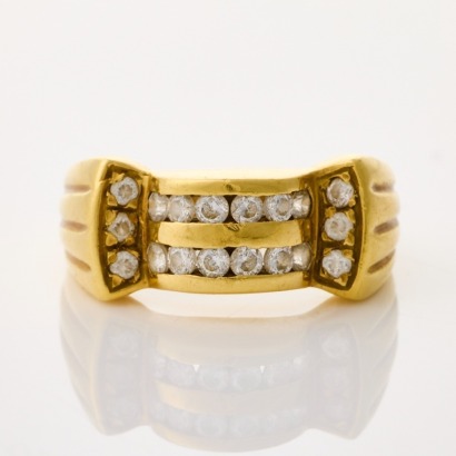 18ct Yellow Gold, Clear Stones Ring