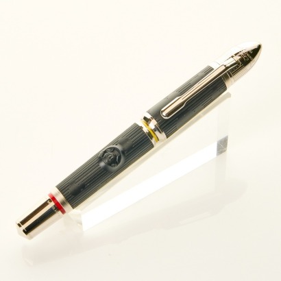Montblanc, Great Characters Special Edition Walt Disney Fountain Pen with 18ct Gold Medium Nib, with Box - As new