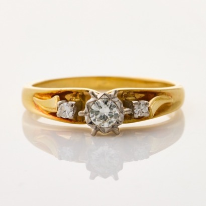 18ct Yellow / White Gold, Vintage, .12ct Diamond Ring