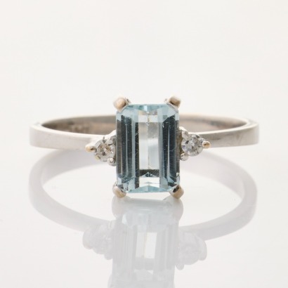 14ct White Gold, Blue Topaz / .03ct Diamond Dress Ring