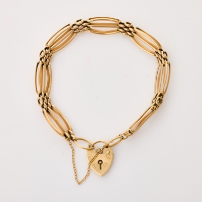 9ct Yellow Gold, 19cm Three Bar Gate Bracelet with 9ct Yellow Gold Heart Shaped Locket-Style Clasp