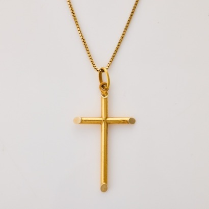 18ct Yellow Gold, Large Cross with 59cm, 18ct Yellow Gold Box Chain