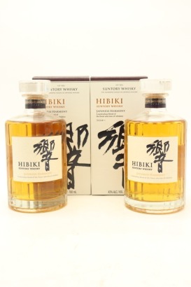 (2) Hibiki Japanese Harmony Blended Whisky, 43% ABV (GB)