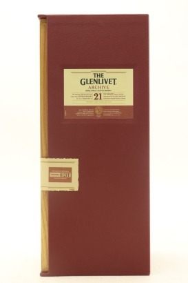 (1) The Glenlivet Archive 21 Year Old Single Malt Scotch Whisky, 43% ABV (GB)