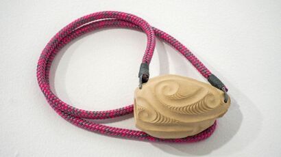 STEVEI HOUKĀMAU Niho Uku III