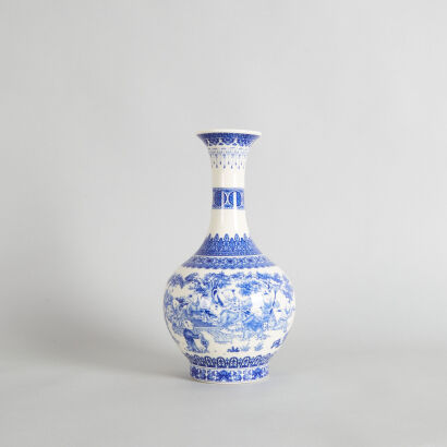A Chinese Blue and White Vase (Da Qing Qianlong Nian Zhi Mark)
