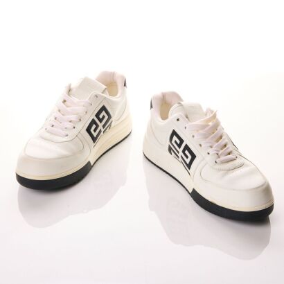 Givenchy, G4 Low Top Sneakers with Logo, Size 42