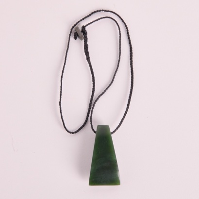 A Contemporary Pounamu Hei Toki
