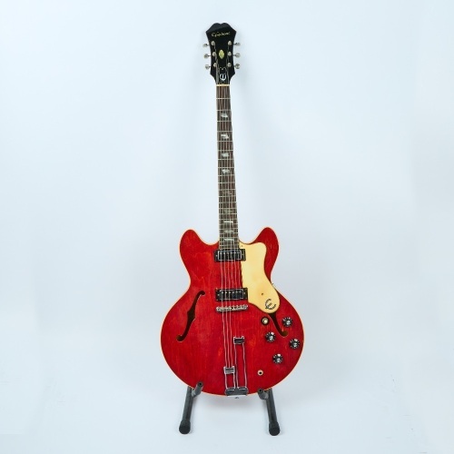 A Riviera Epiphone E360TD Guitar