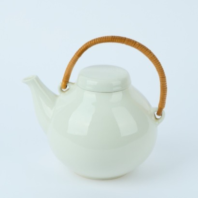 A GA3 Teapot by Ulla Procope for Arabia Finland A/F
