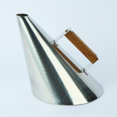 A Modernist Style Kettle