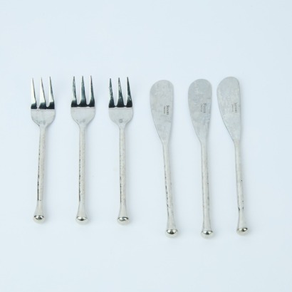 A Set of Six Cheeseboard Knives and for ks