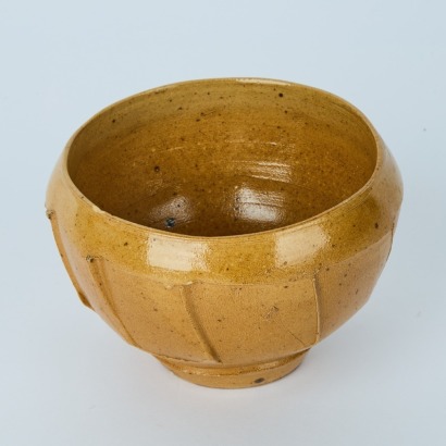 A Ross Mitchell Anyon Cut-Sided Tea Bowl