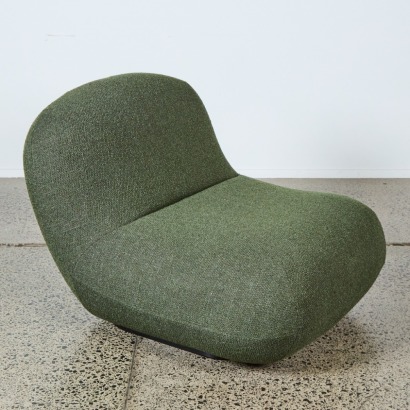 A Chelsea Chair in Dark Green Lazio Fabric by Karim Rashid for BoConcept