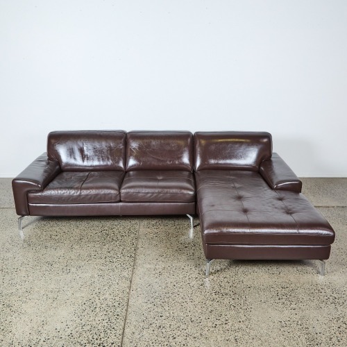 An Espresso Brown Leather Lounge Suite