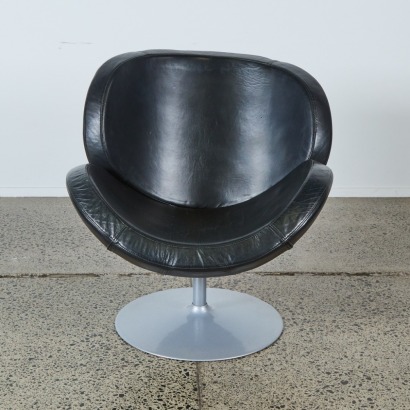 A BoConcept Shelly Leather Arm Chair