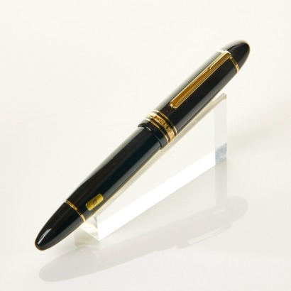 Montblanc, Meisterst&uuml;ck Fountain Pen 149 Resin Body with18ct Flexible Nib with Box - As new