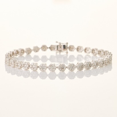 18ct White Gold, 3.38ct Diamond Flower Cluster Bracelet - Near new