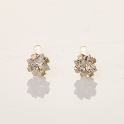 14ct White Gold, .09ct Diamond Stud Earrings