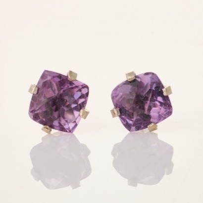 14ct White Gold, 5.0mm x 5.0mm Amethyst Stud Earrings
