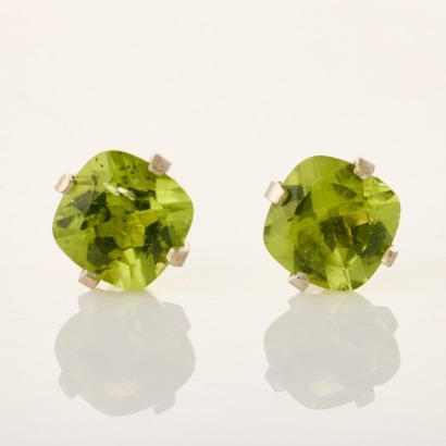 14ct White Gold, 5.0mm x 5.0mm Peridot Stud Earrings