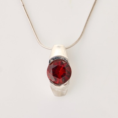 18ct White Gold, Garnet Pendant on 45cm, 18ct White Gold Snake Chain - Near new