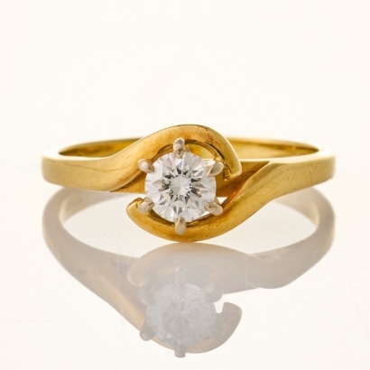 18ct Yellow / White Gold, Silks Jewellers, NZ Made, Vintage, .28ct Diamond Solitaire Ring