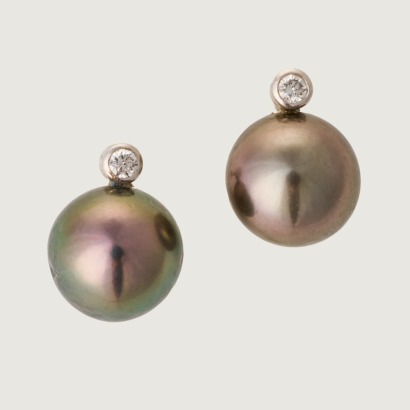 18ct White Gold, 10mm Tahitian Type Black Pearl / .04ct Diamond Stud Earrings