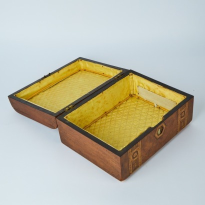 An Antique New Zealand Native Timbers Inlaid Sewing Box A/F