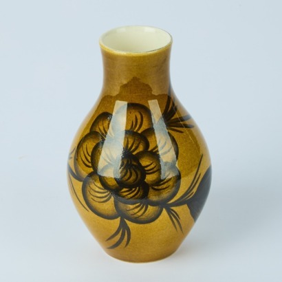A Daniel Steenstra for Crown Lynn Handcrafted Vase