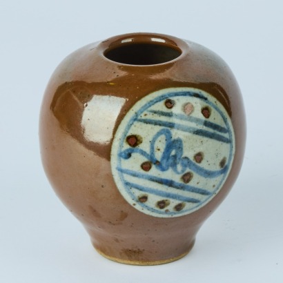 An Ovoid Bud Vase