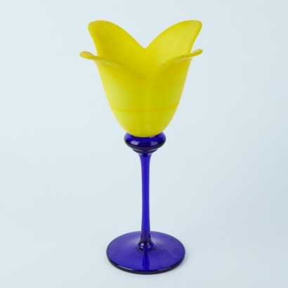 An Art Glass Tulip Vase