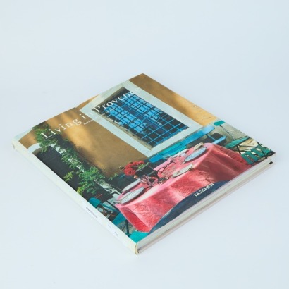 Living in Provence by Barbara & Ren&eacute; Stoeltie
