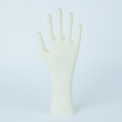 A Porcelain Glove Mould
