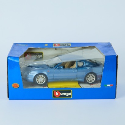A Maserati G3200 GT 1/18 Model by Bburago