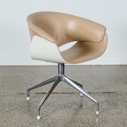 A 'Sina' Swivel Chair by Uwe Fischer for B&B Italia