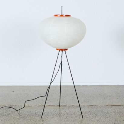 A Noguchi Akari 10A Style Lamp