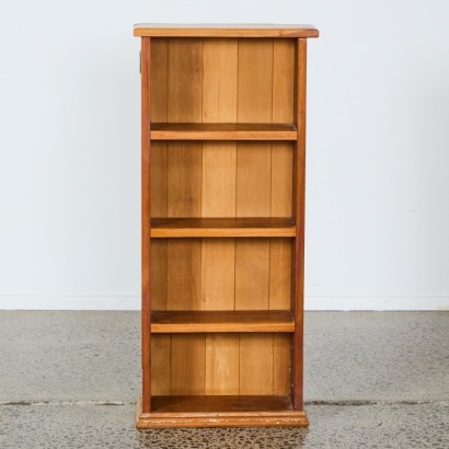 A New Zealand-Made Recycled Storage Shelf