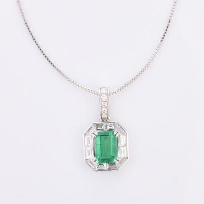 14ct White Gold, 44cm Modern, .95ct Emerald / .41ct Diamond Necklace - Near new