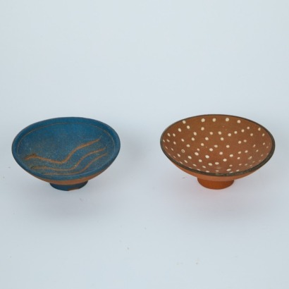 A Pair of Rod Davies Fern Flat Pottery Dishes
