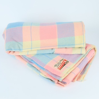 A Pair of Wondawarm Woollen Blankets