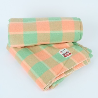 A Pair of Roslyn Tasman Woollen Blankets